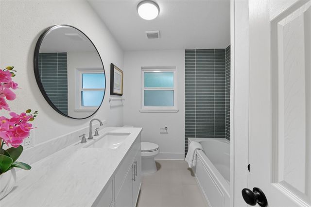 2210 Wakefield Drive, Houston, TX 77018