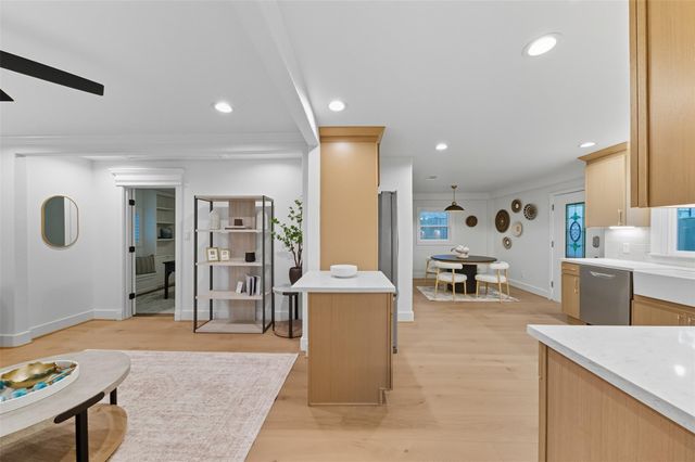 2210 Wakefield Drive, Houston, TX 77018