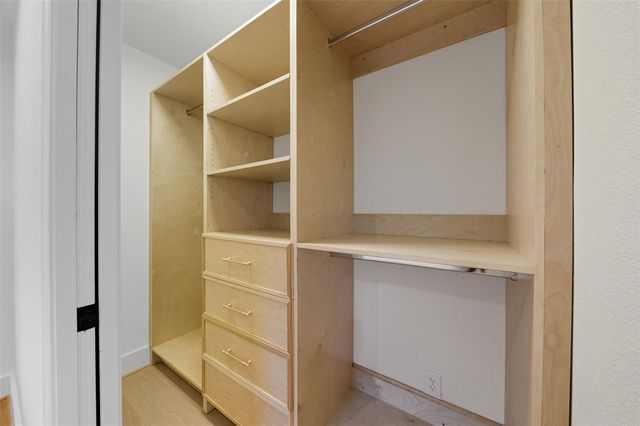 2210 Wakefield Drive, Houston, TX 77018