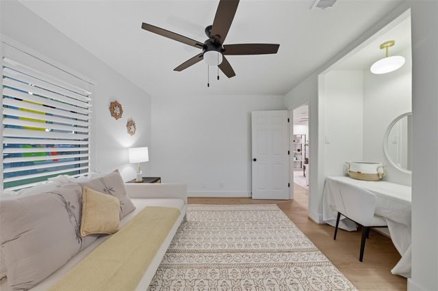 2210 Wakefield Drive, Houston, TX 77018