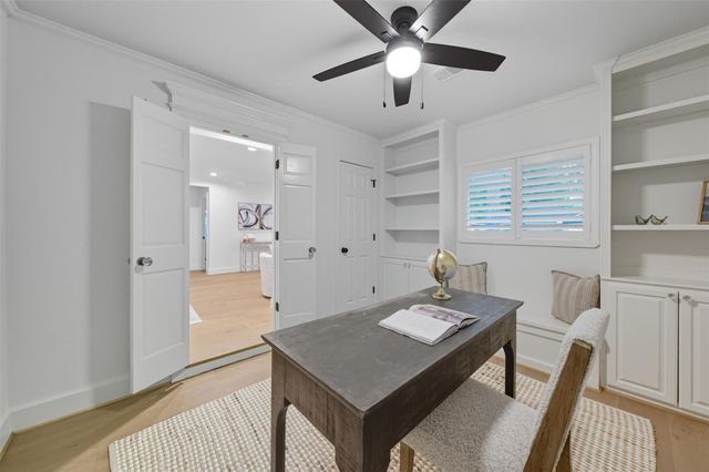 2210 Wakefield Drive, Houston, TX 77018