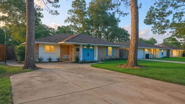 2210 Wakefield Drive, Houston, TX 77018