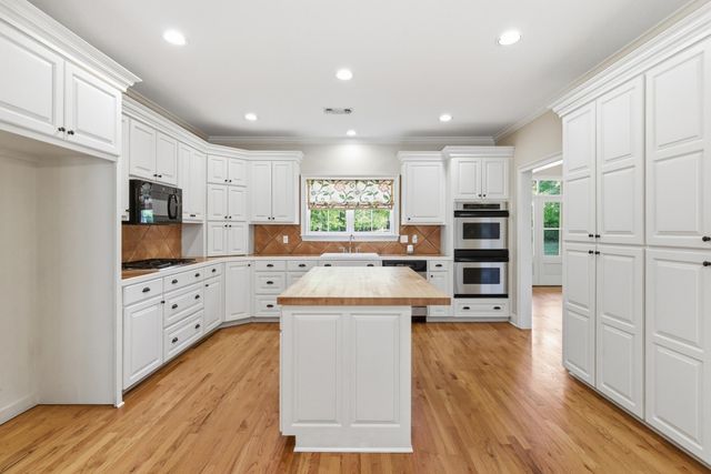 72 Brookline Dr., Hattiesburg, MS 39402