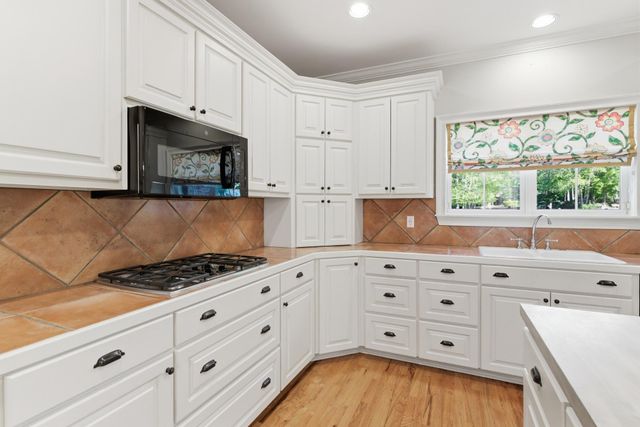 72 Brookline Dr., Hattiesburg, MS 39402