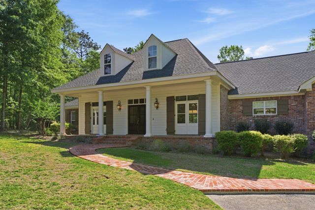 72 Brookline Dr., Hattiesburg, MS 39402