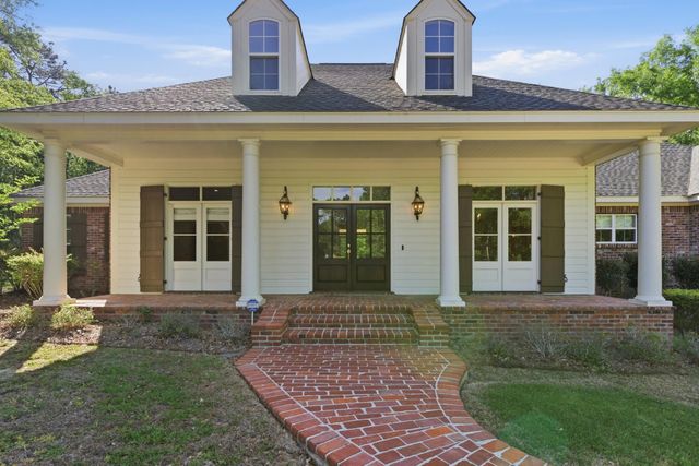 72 Brookline Dr., Hattiesburg, MS 39402