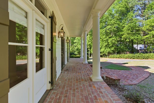 72 Brookline Dr., Hattiesburg, MS 39402