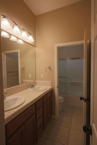 1472 Vasco, Manteca, CA 95337