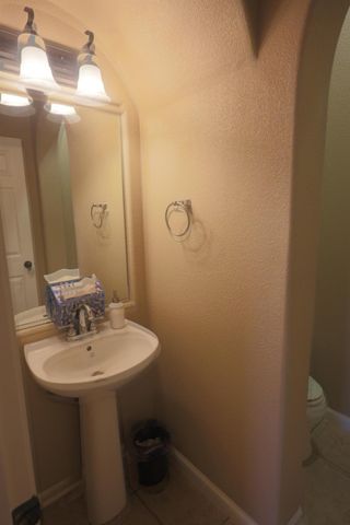 1472 Vasco, Manteca, CA 95337