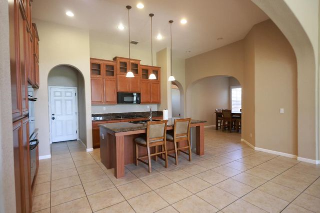 1472 Vasco, Manteca, CA 95337