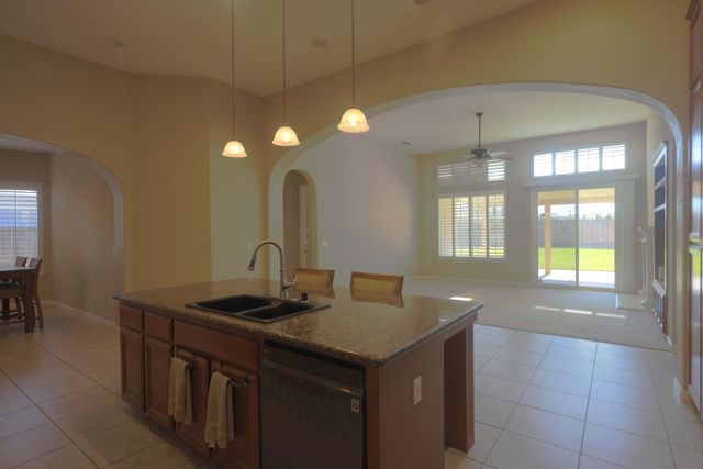 1472 Vasco, Manteca, CA 95337