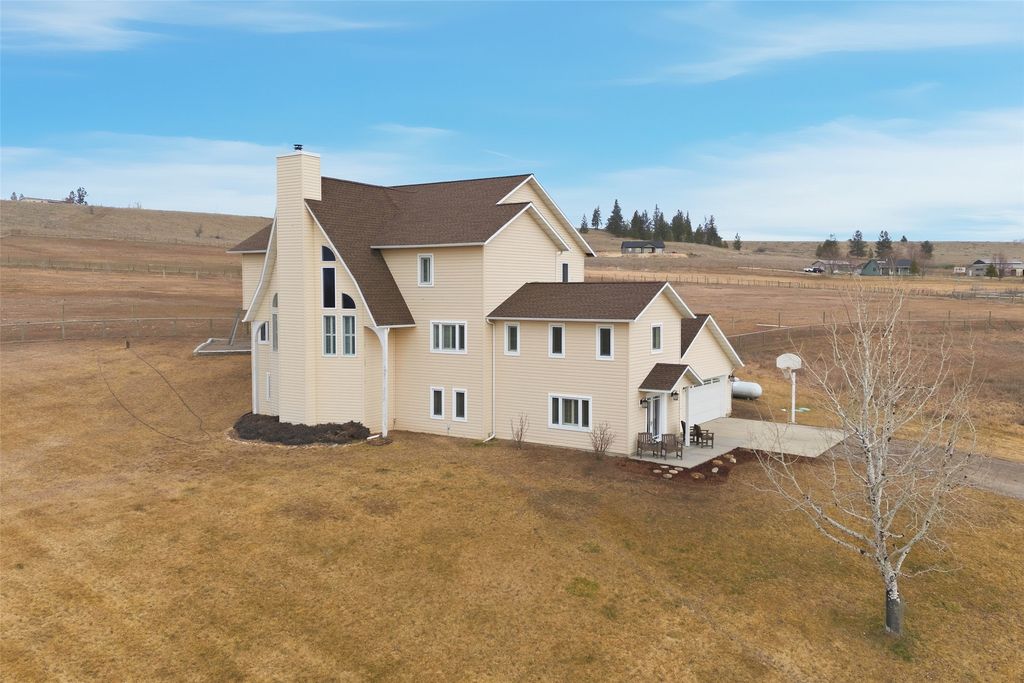 596 Ravenwood Drive, Stevensville, MT 59870