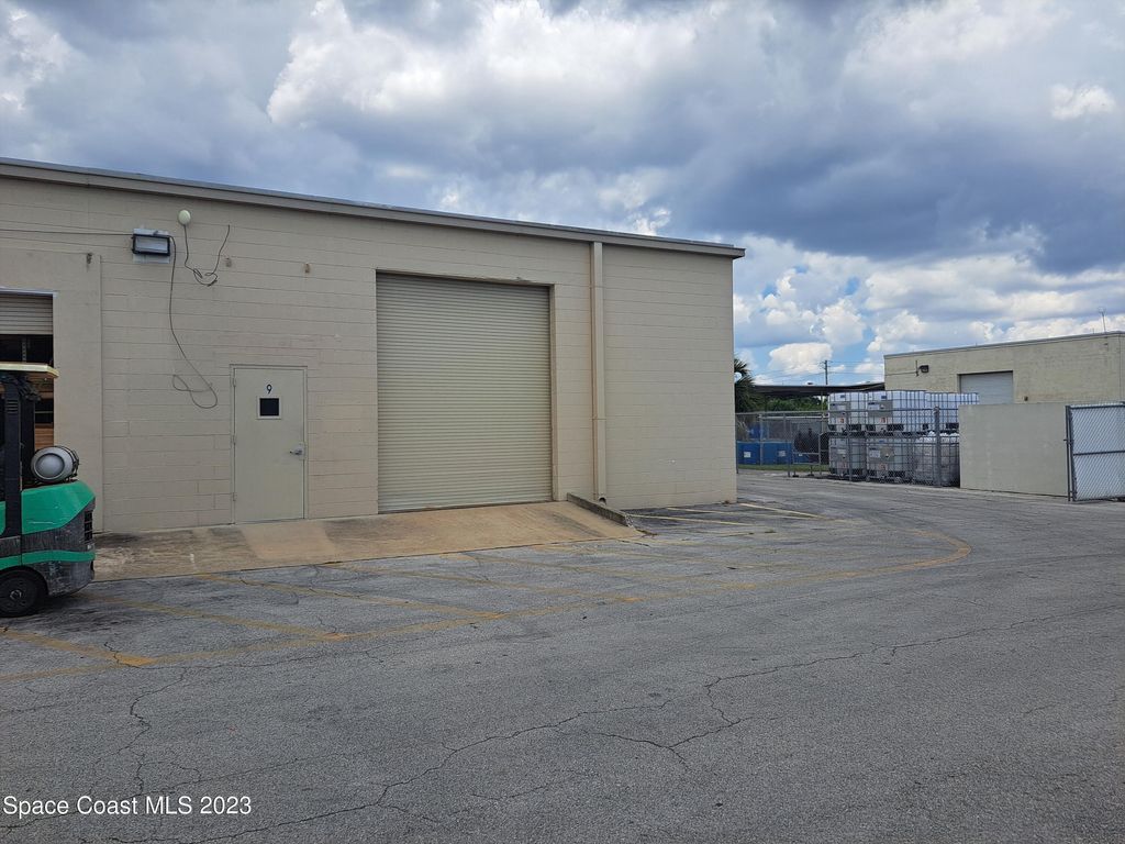 2469 Palm Bay Road NE 3, Palm Bay, FL 32905