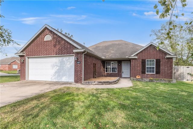 521 Red Bud Street, Centerton, AR 72719