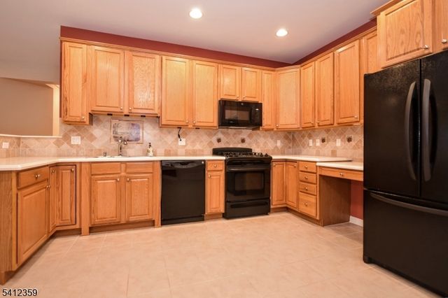 10123 Warrens Way, Wanaque Boro, NJ 07465