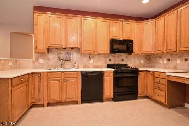 10123 Warrens Way, Wanaque Boro, NJ 07465