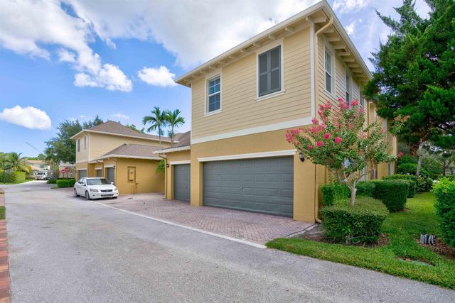 158 W Thatch Palm Circle, Jupiter, FL 33458