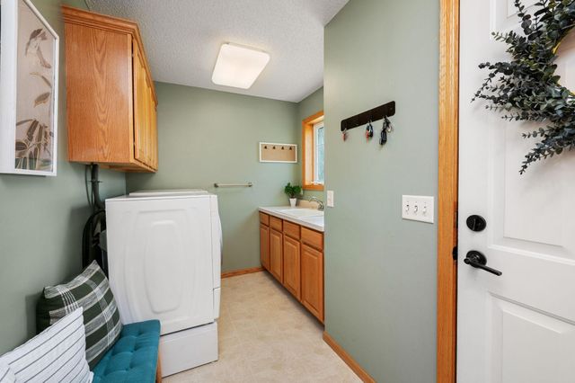 13522 Oakwood Drive, Rogers, MN 55374