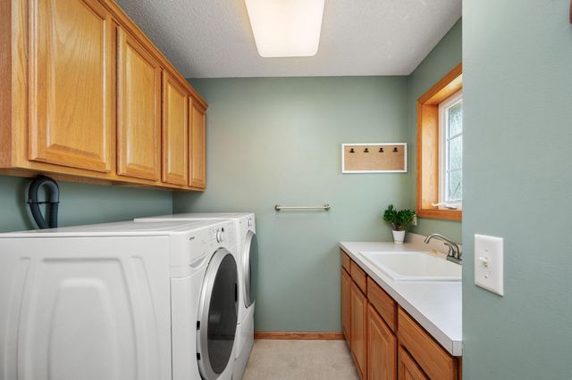13522 Oakwood Drive, Rogers, MN 55374