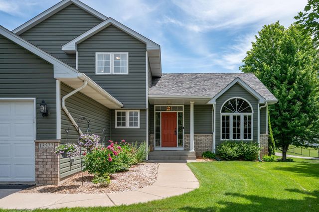 13522 Oakwood Drive, Rogers, MN 55374