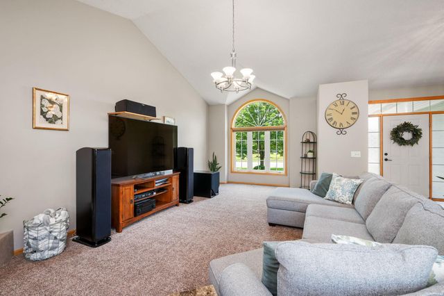 13522 Oakwood Drive, Rogers, MN 55374