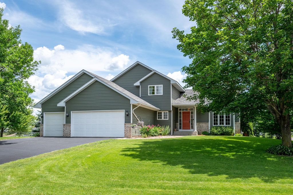 13522 Oakwood Drive, Rogers, MN 55374