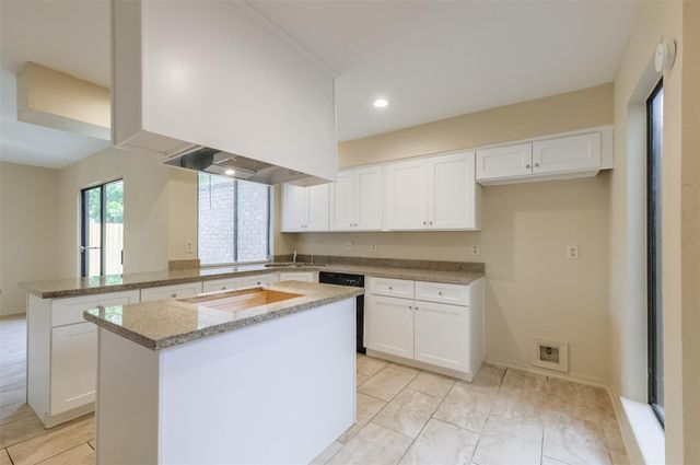 514 Shady Dale Drive, Stafford, TX 77477