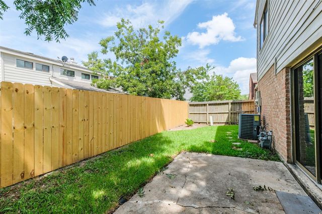 514 Shady Dale Drive, Stafford, TX 77477