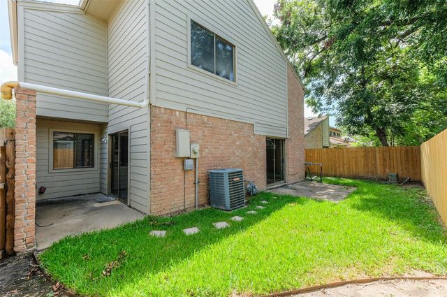 514 Shady Dale Drive, Stafford, TX 77477