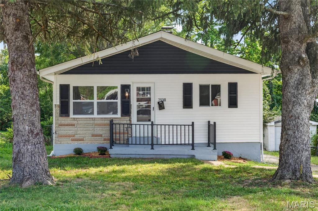 7530 Trenton Avenue, University City, MO 63130