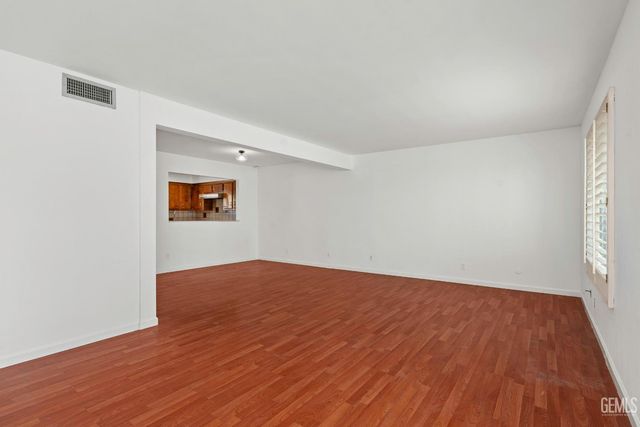 1401 Libra Court, Bakersfield, CA 93309