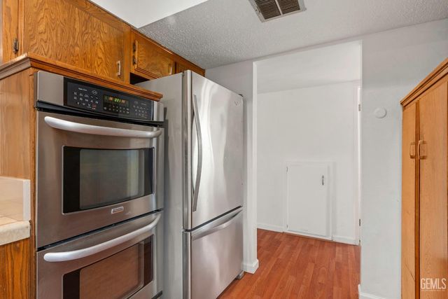 1401 Libra Court, Bakersfield, CA 93309