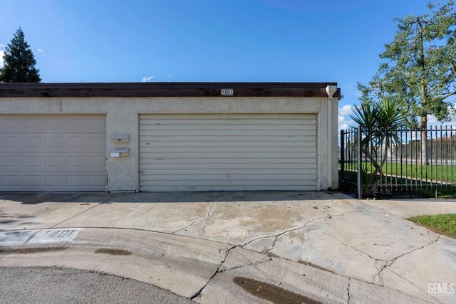 1401 Libra Court, Bakersfield, CA 93309
