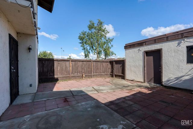 1401 Libra Court, Bakersfield, CA 93309