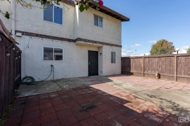 1401 Libra Court, Bakersfield, CA 93309