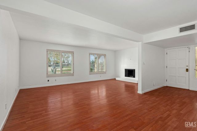 1401 Libra Court, Bakersfield, CA 93309