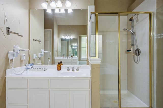 9024 Bottlebrush Lane, Irving, TX 75063