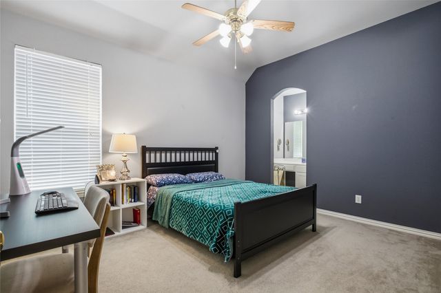 9024 Bottlebrush Lane, Irving, TX 75063