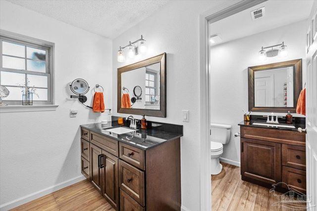 7010 Lake Joanne Dr, Pensacola, FL 32506