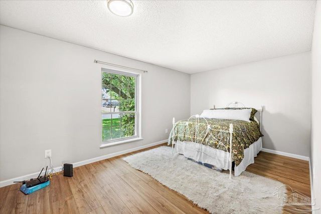 7010 Lake Joanne Dr, Pensacola, FL 32506