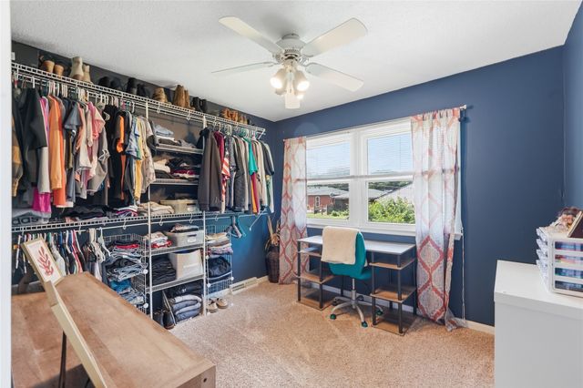 218 NW Arlan Drive, Ankeny, IA 50023
