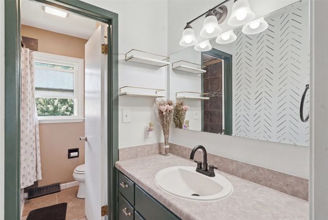 218 NW Arlan Drive, Ankeny, IA 50023