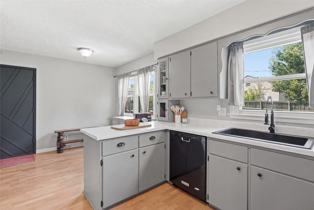 218 NW Arlan Drive, Ankeny, IA 50023