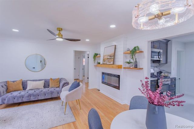 29213 Joan Street, Saint Clair Shores, MI 48081