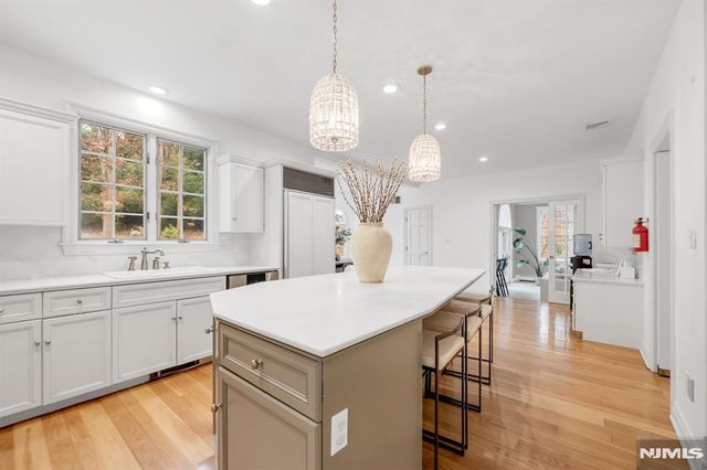 18 Sunflower Drive, Upper Saddle River, NJ 07458