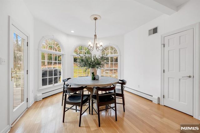 18 Sunflower Drive, Upper Saddle River, NJ 07458