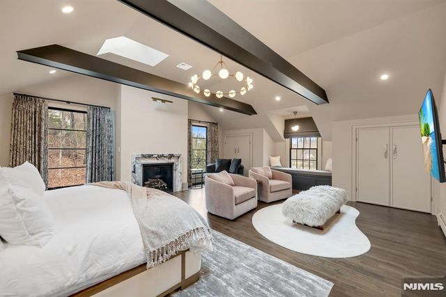 18 Sunflower Drive, Upper Saddle River, NJ 07458