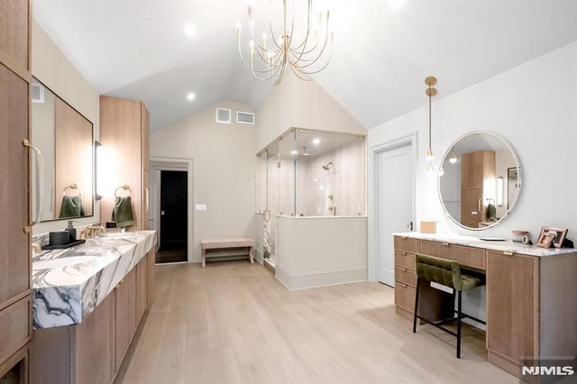 18 Sunflower Drive, Upper Saddle River, NJ 07458