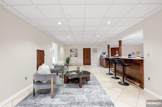 18 Sunflower Drive, Upper Saddle River, NJ 07458