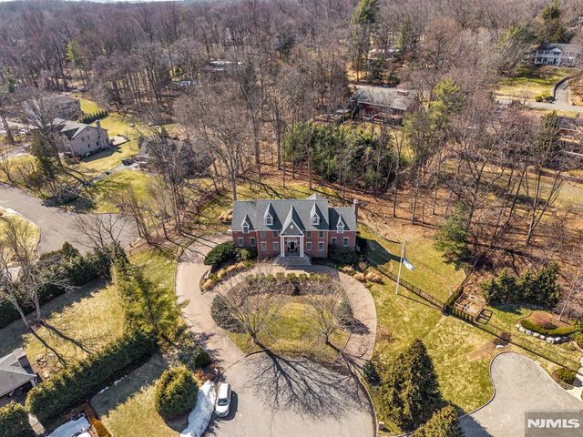 18 Sunflower Drive, Upper Saddle River, NJ 07458
